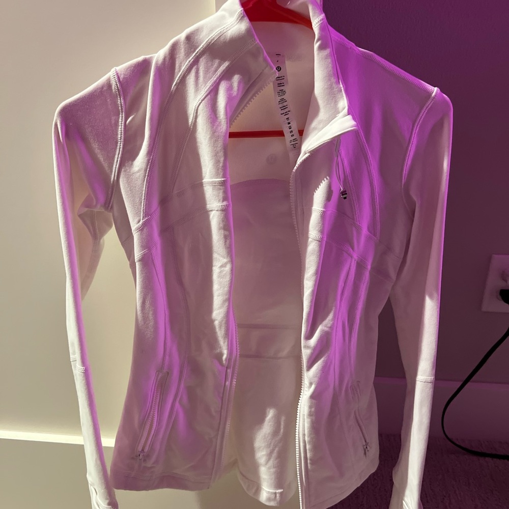 White lulu define jacket